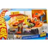 Hot Wheels City Toy Car Track Set Pizza Cobra Attack Snake Tail Spiral Track with Randomizer 1 Vehicle 1:64 Scale
